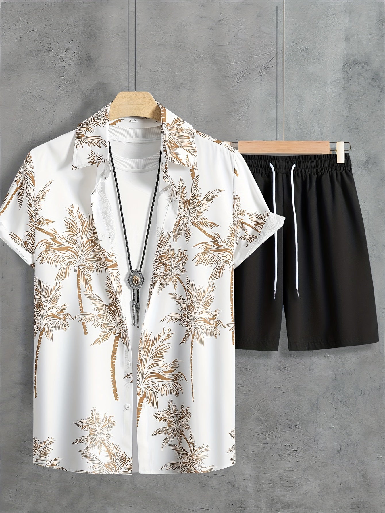 Men's Coconut Tree Print Outfit - Button Up Short Sleeve Shirt & Drawstring Shorts Set