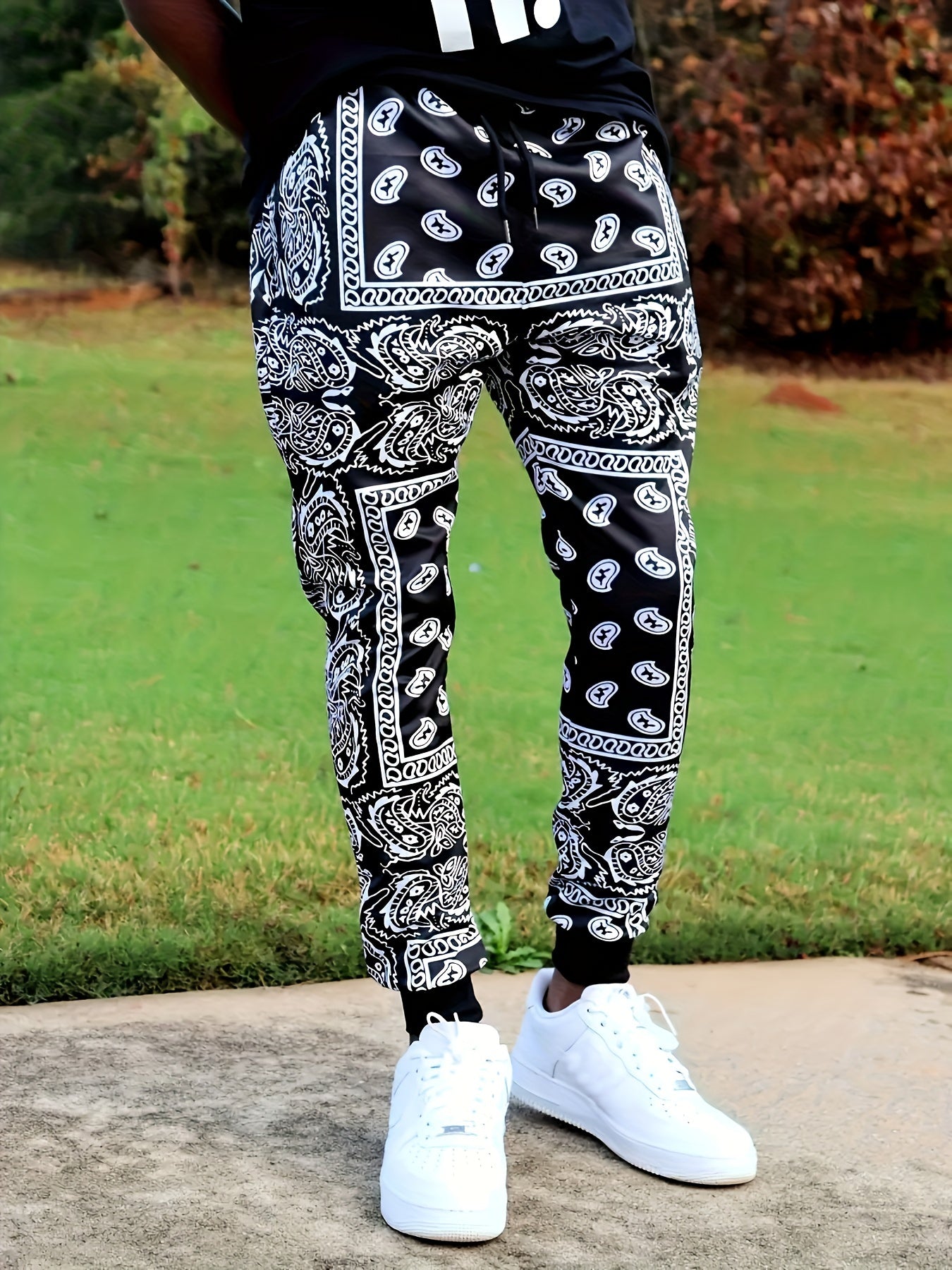 Men's Paisley Graphic Joggers - Slightly Stretch