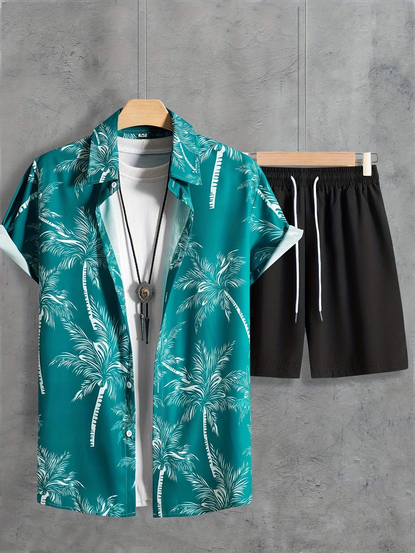 Men's Coconut Tree Print Outfit - Button Up Short Sleeve Shirt & Drawstring Shorts Set